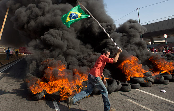 Manifestantes inician jornada de protestas antigubernamentales en Brasil