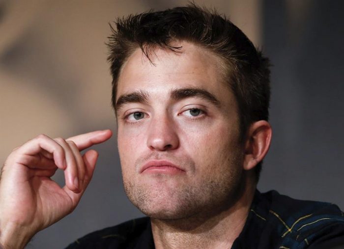 El rubor de Robert Pattinson al hablar de sexo en Cannes