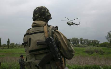 Fuerzas prorrusas derriban helicóptero en Ucrania