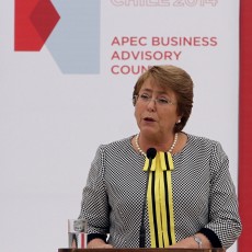 Bachelet sale a defender sus reformas y dice que estas son clave para «lograr desarrollo sustentable»