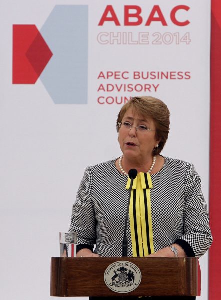 Bachelet sale a defender sus reformas y dice que estas son clave para “lograr desarrollo sustentable”