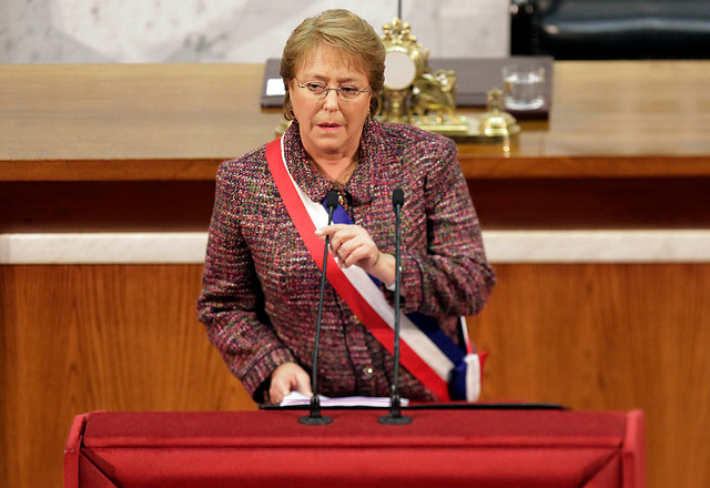 Bachelet asegura que reforma tributaria no afectará «a la clase media, las PYME, ni a las pensiones»