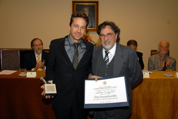 FICVALDIVIA recibe reconocimiento de la Academia Chilena de Bellas Artes