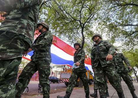 Junta militar tailandesa afianza su poder pese a la condena internacional