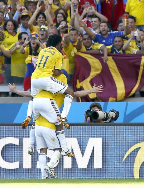 Colombia venció con claridad a Grecia en su debut en el Mundial 2014