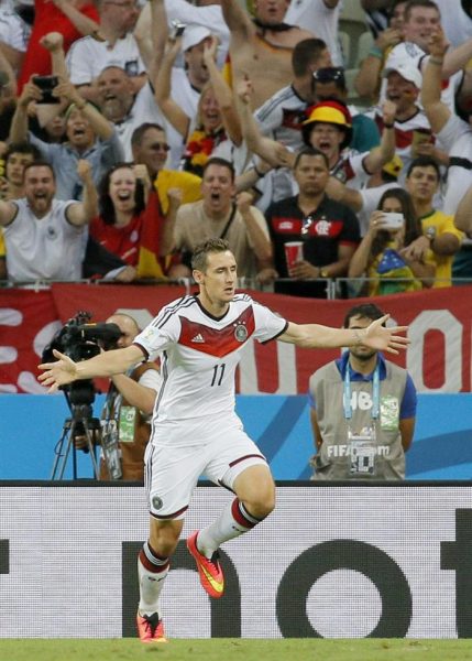 Alemania iguala con Ghana y Klose se transforma junto a Ronaldo en el máximo artillero de los mundiales