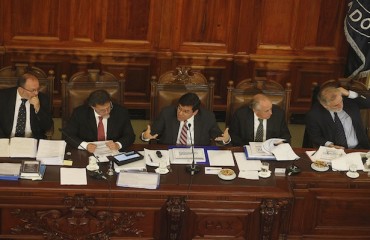Lagos Weber lidera la Comisión de Hacienda y Zaldívar guarda silencio ante la llegada de la Reforma Tributaria al Senado