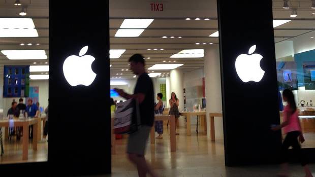 Investigan posibles ventajas fiscales a Apple, Fiat y Starbucks