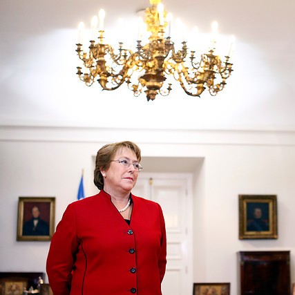 Presidenta Bachelet firma proyecto que crea AFP Estatal y señala que medida aumentará competencia del mercado