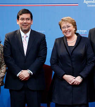 Adimark confirma aumento de confianza en que Bachelet sacará adelante la reforma tributaria