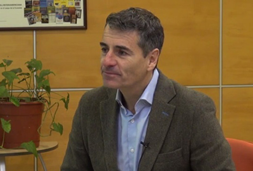 Andrés Velasco analiza el clima político, explica sus críticas a la reforma tributaria y tiene duras palabras para la derecha