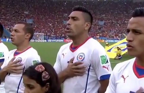 Para verlo una y mil veces: himno de Chile en el Maracaná previo a duelo con España