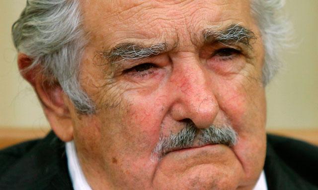 Mujica: «Dirigentes de la FIFA son una manga de viejos hijos de puta»