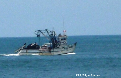 Choque de dos embarcaciones pesqueras deja nueve muertos y tres heridos en Perú