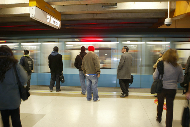Metro suspende servicios por procedimiento policial