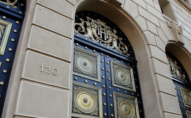 Culebrón inédito en Hacienda: Arenas saca al Presidente del Comité Financiero por criticar uso de fondos soberanos en Codelco y pone a De Gregorio