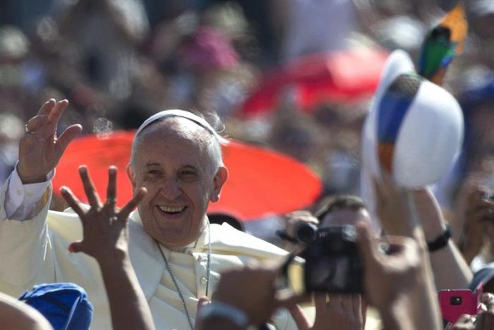 Papa Francisco: «Descartamos toda una generación por mantener un sistema económico que ya no se aguanta»