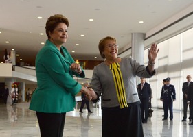 Bachelet y Rousseff suscriben memorándum de entendimiento por casos de DD.HH.