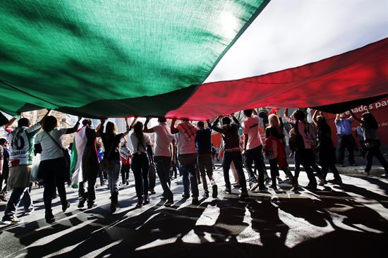 Cientos de personas marchan para pedir un alto al fuego en Gaza
