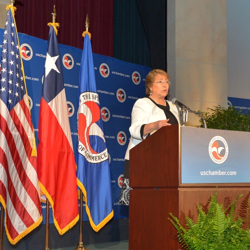 Empresarios norteamericanos que invierten en Chile le rayan la cancha a Bachelet y piden «reglas claras»