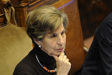 Isabel Allende entrega apoyo a la Asamblea Constituyente