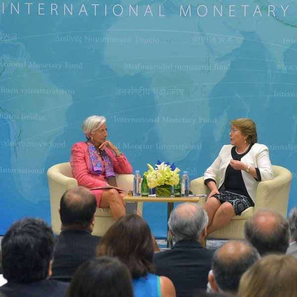 Directora del FMI tras bilateral con Bachelet: «Apoyamos enérgicamente una Reforma Tributaria para Chile»