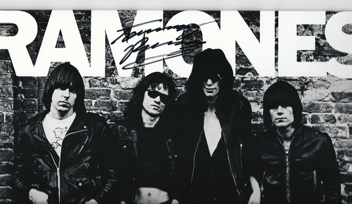 «Ramones en 32 canciones»: una nueva perspectiva para entender la música que cambió el mundo