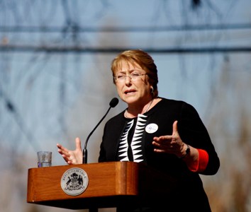 Presidenta Bachelet encabezó homenaje a Fernando Castillo Velasco en La Reina