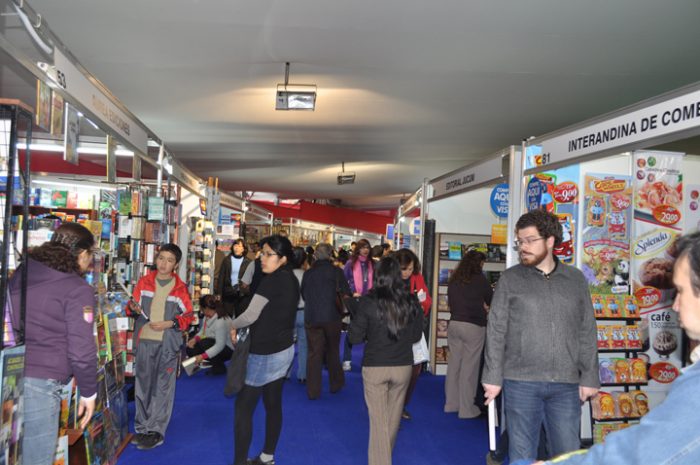 Feria del Libro de Lima rendirá homenaje a Parra por su centenario
