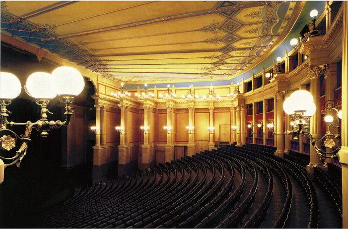 A Bayreuth no le basta ya con el nombre Wagner, admite el elitista festival
