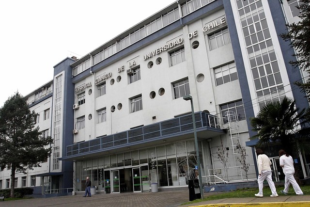 Hospital Clínico de la U. de Chile descarta que funcionarios muertos por W135 se contagiaran en el recinto