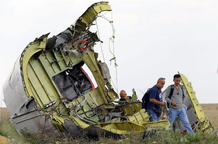 Reino Unido analizará las cajas negras del avión siniestrado en Ucrania