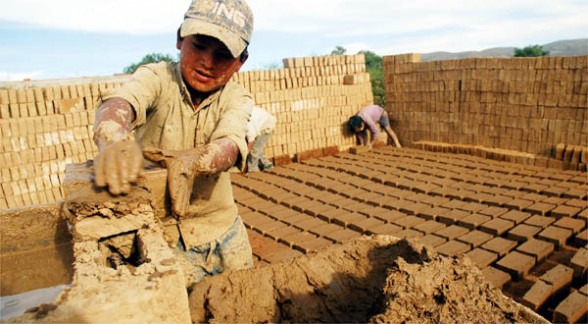 Bolivia promulga ley que permite trabajo infantil a partir de los 10 años