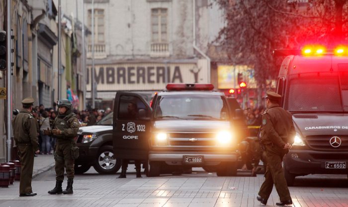 Nuevo aviso de bomba obliga a evacuar centro comercial en Santiago