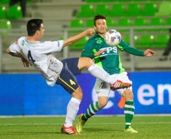 Santiago Wanderers tuvo sólido debut goleando a Barnechea en Valparaíso
