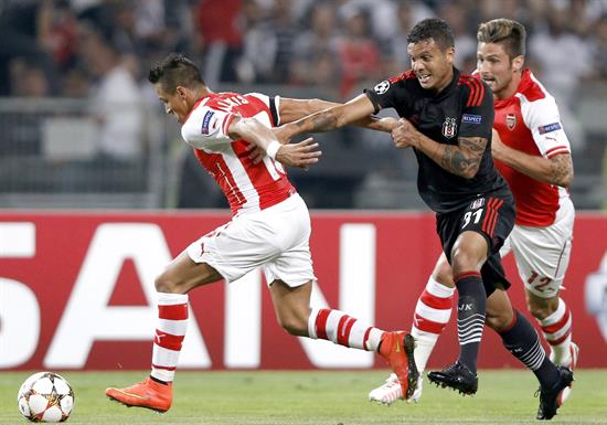 Un opaco Sánchez jugó un tiempo en 2-2 de Arsenal ante Everton en Premier League