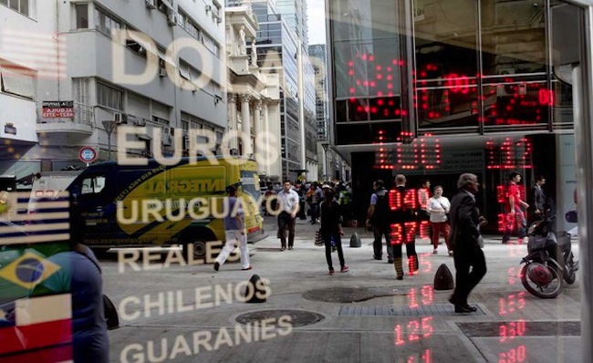 Inquietud por situación argentina gatilla mayor caída en un año de bonos en mora