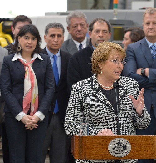 Bachelet: «Contrario a los malos augurios, las cifras de desempleo se mantienen estables»