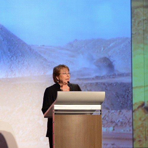 Bachelet asegura que revisará «en detalle» retrasos que afectan a minería