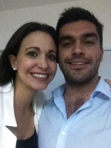 Embajador en Venezuela dice que dirigente juvenil de la UDI fue detenido por tomar fotos en lugar no autorizado y sin pasaporte