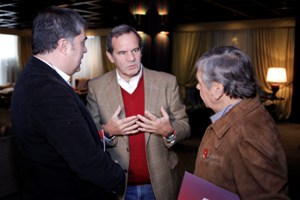 Allamand (RN) presenta video que critica reforma educacional y cuestiona labor de Eyzaguirre