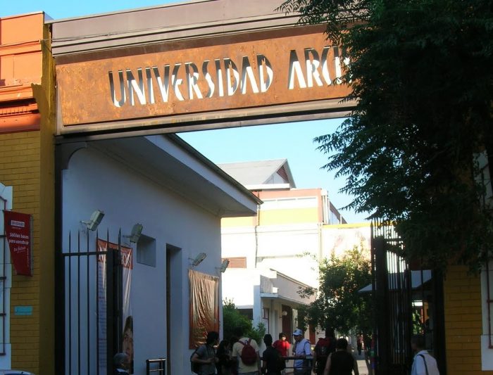 Nueva rectora de la Arcis señala que crisis actual de la universidad «no tiene que ver con que haya salido o no el Partido Comunista»