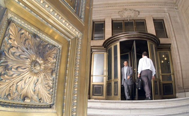 Anémico crecimiento pone presión en Hacienda y confirma tesis que el Banco Central ha estado atrasado