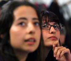 Confech decide quedarse en conversaciones con el Mineduc en estrecha votación