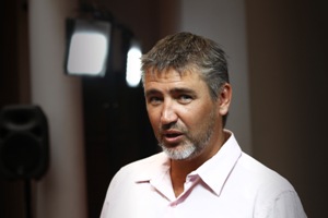 Rossi (PS) encabeza encuentro con padres y apoderados para debatir reforma educacional en Iquique