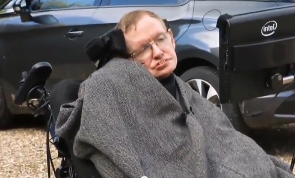 Stephen Hawking se une a campaña del balde con hielo por la esclerosis