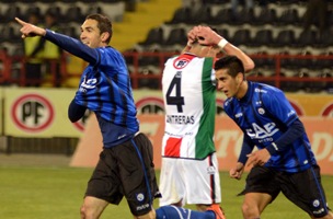 Huachipato derrotó a Palestino y se mete en la pelea por el Apertura