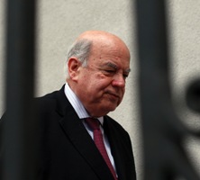 Insulza lamenta fallecimiento de Izurieta y recuerda que ‘actuó en favor de la institucionalidad’