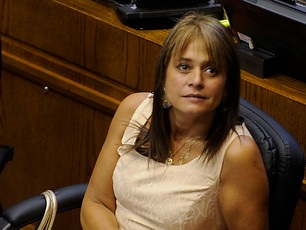Movilh acusa a senadora Van Rysselberghe de «manipular información para justificar su homofobia»