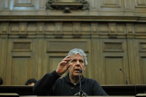 Eyzaguirre llama a defender «en la calle» reforma educacional